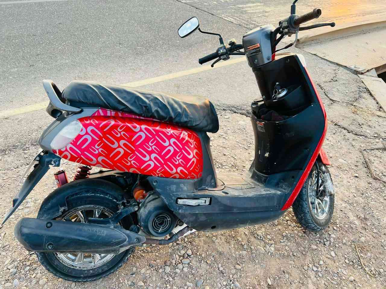 مكلف بالنشر 
بوليسي صيني اوراق كلشي شغال نكره سلف
تفاصيل اكثر رقم صاحبها *********** 
مكانها البصره القرنه ناحية الثغر
