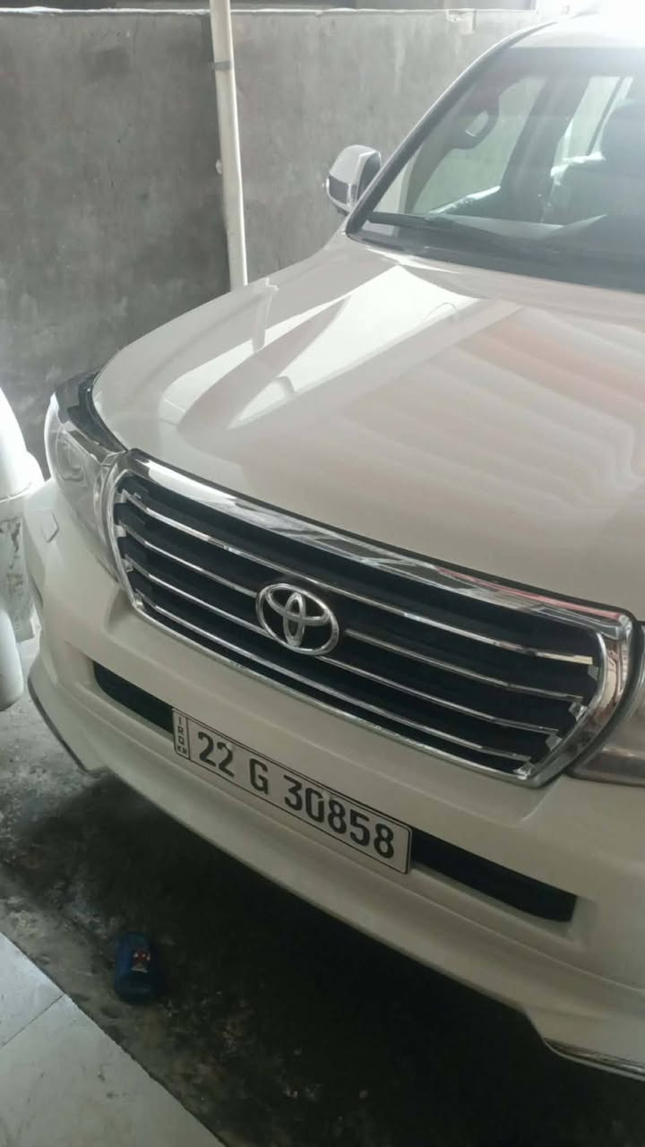 لاندكروزر موديل 2013 رقم شمالي باسمي السيارة من كير ومكينه وحدادية تخم تاير السيارة شاشة بلتوث كشنات جلد كشن كهرباء كشن وتدفئة داخل صاج فورويل السيارة فتحة رادرات اربع جهات كامرة دورارا لايت زنون زراك لايت مري شفط اشاير بلمري ثلاث قطع تبريدحساسات خلفيه ثمانية سلندر السيارة VXR معروضة ثلاث شدات وسبعون ورقة وبية مجال مكان السيارة بابل خلف كراج الموحد ***********
