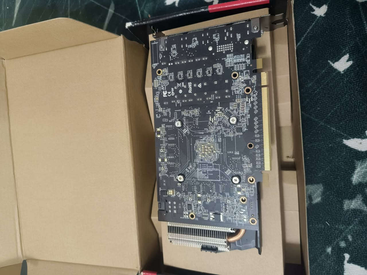 للبيع RX 580 8GB ASRock مستعمل، شغال تمام ومجرب.
مناسب للألعاب والاستخدام اليومي.
السعر: 120,000 دينار قابل للنقاش.
موجود توصيل لجميع المحافظات العراق
للتواصل: ***********
