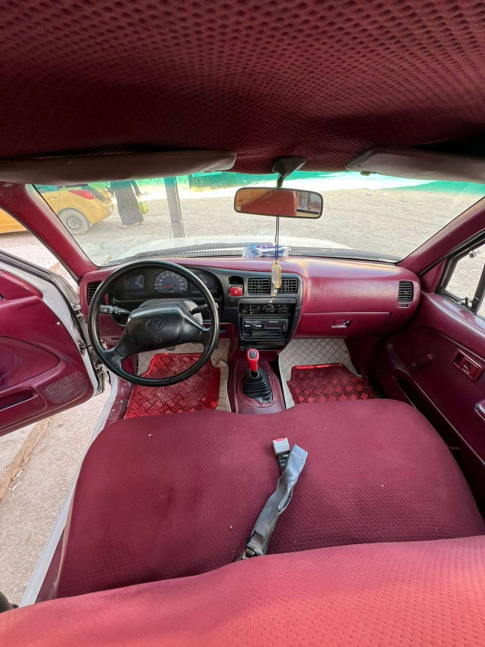 سلام عليكم بيكم تيوتا موديل 2001 كير محرك خير من الله مابيه ضربه صبغ صفه وحده بل بدي الاستفسار ***********
