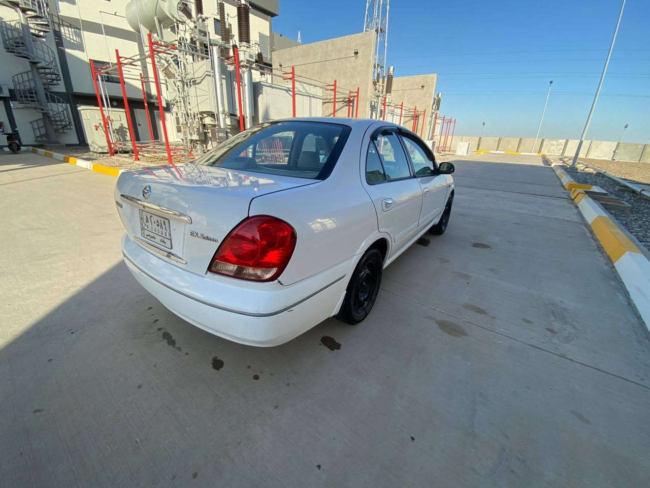 نيسان سني ياباني اصلي
موديل 2008 
رقم بغداد باسمي 
مكفولة ما عدى الدعامية الخلفية صبغ وبيهه بارد بالبنيد والجاملغ الايمن و السونار موجود
جام كهرباء 
محرك القبغ الاسود المرغوب 
السيارة جاهزة وترايك للبصرة 
تبريد ثلج 
السعر 105 بيهه مجال حك الجية
بيع فقط بدون مراوس
***********
