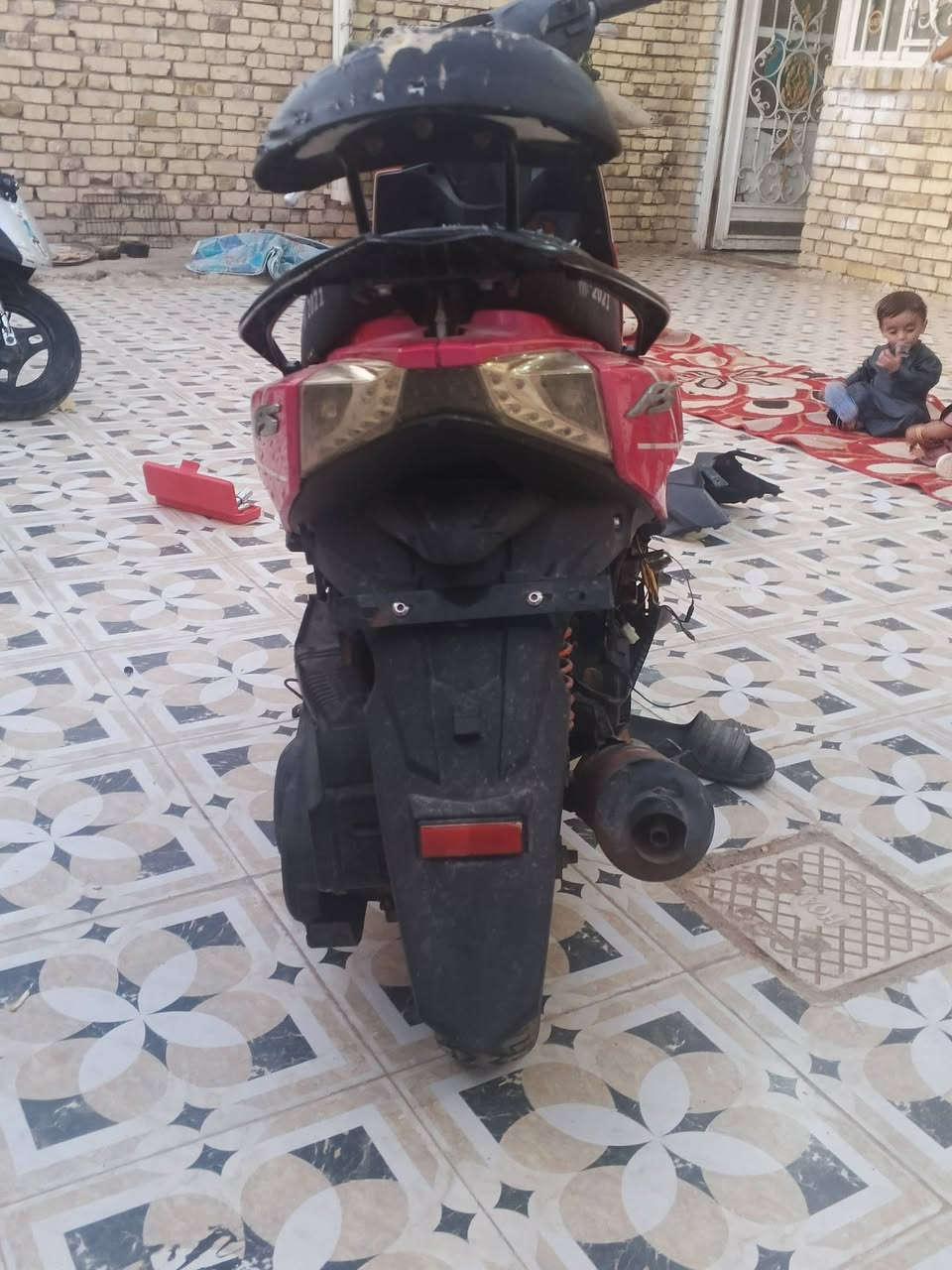 سلام عليكم شباب دراجه FSاف اس البيع موديل 2021كامله كلشي شغال نضافه فوال انضف من الصوره 
العلم الدراجه متروكه صالهه شهرين ابيع هل موجود السعر 250او بيهه مجال مكاني المجرالكبير موجود واتساب ***********
