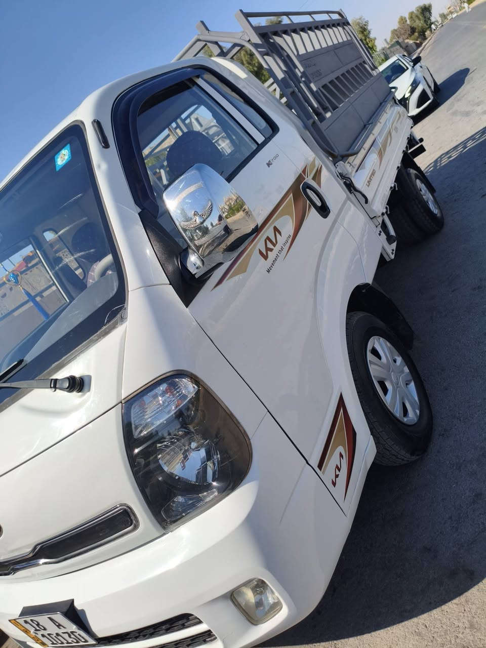 السلام وعليكم كيه موديل 15 مكينه 2700 كفاله عامه فقط دوير مصلحه قطره صبغ مابيها على وظع الشركه رقم بابل هزه جديده رقم دولي جديد ابسمي محرك كير شاصي كفله شرط و السياره احلا من الصوره ملاحظه (المحجل مو ويه الساره) مكان السياره كربلاء  السعر 115 للتوصل عال رقم ***********
