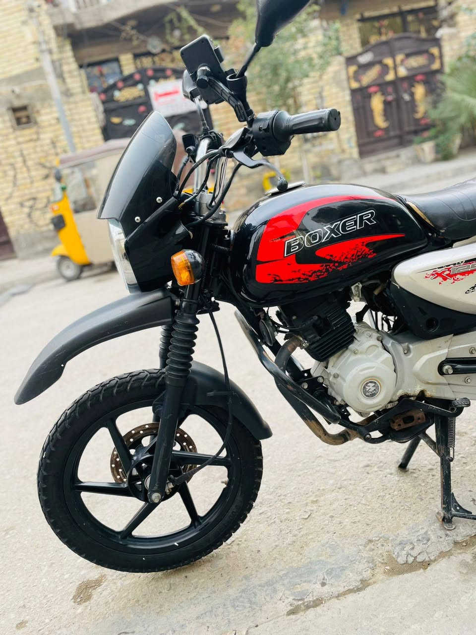 سلام عليكم دراجه بوكسر 23 رقم وسنويه انكليزي بسمي هزه جديده تحويل ثاني يوم نضيفه لدراجه مامشتغلين بيها بس للبيت عايفينها مامشتغله دلفري نضيفه مجفته تجفيت شركه لا تنقيص ولا تبخير دراجه ناعمه وحلوه مكاني مدينه الصدر  راسلني واتساب هاذ رقمي ***********
