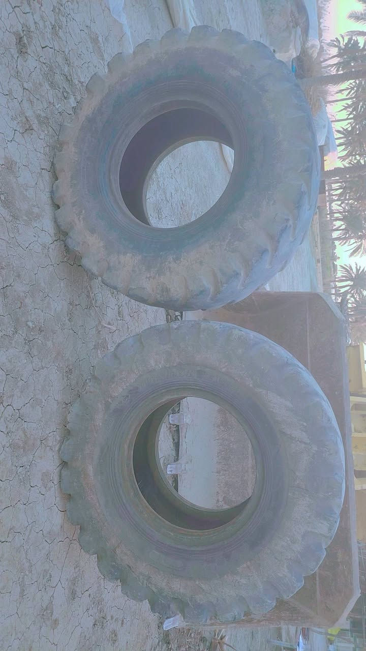 تايرات شفل 80 للبيع الحجم 20.5.25 ياباني
للتواصل ***********
