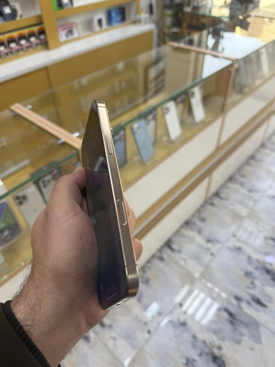 ١٦ برو ماكس نضافه ١٠٠٪؜ بعده بضمان شهر التاسع يخلص ضمانه بطاريه ٩٧ بالتحديث نزلت  شخط مابي جهاز اخو الجديد .
السعر مليون و٤٠٠ قفل قفل .
العنوان قرب فلكة علوة الرشيد / كويريش شارع 20
للاستفسار خاص او الاتصال ع الرقم ***********
