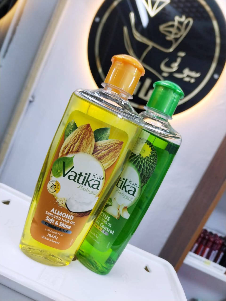 زيت شعر من فاتيكا✨
(زيت الوز،الصبار ،حبة البركة).
لجميع انواع الشعر ✨ 
سعر القطعة (2000)فقط.
للحجز واتس اب 0786 487 9168
