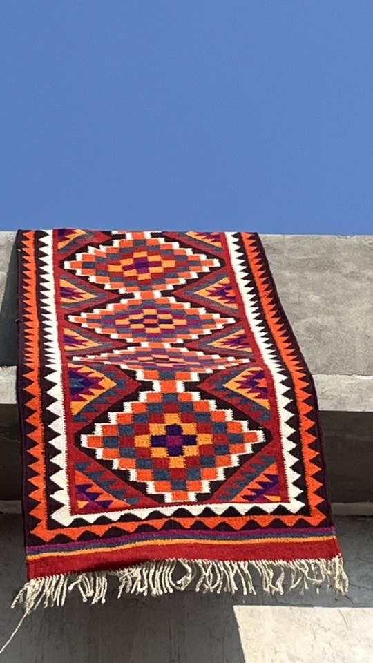 فراش
او بما يسمى ابساط 
للبيع 
الكميه خير من الله 
***********
