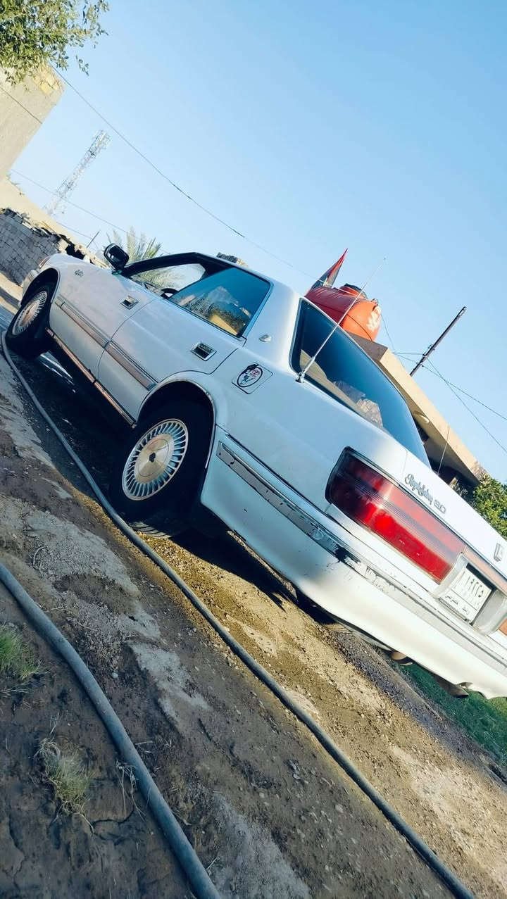 السلام عليكم هارتوب للبيع موديل ٩١
السياره كفاله
مكينه حلوه
تخم تاير 
داخل نضيف
تبريد ثلج
كهرباىيات كلها شغاله
سياره بسم جيراني 
مكانها صويره
ب ٤٥ قفل
***********
