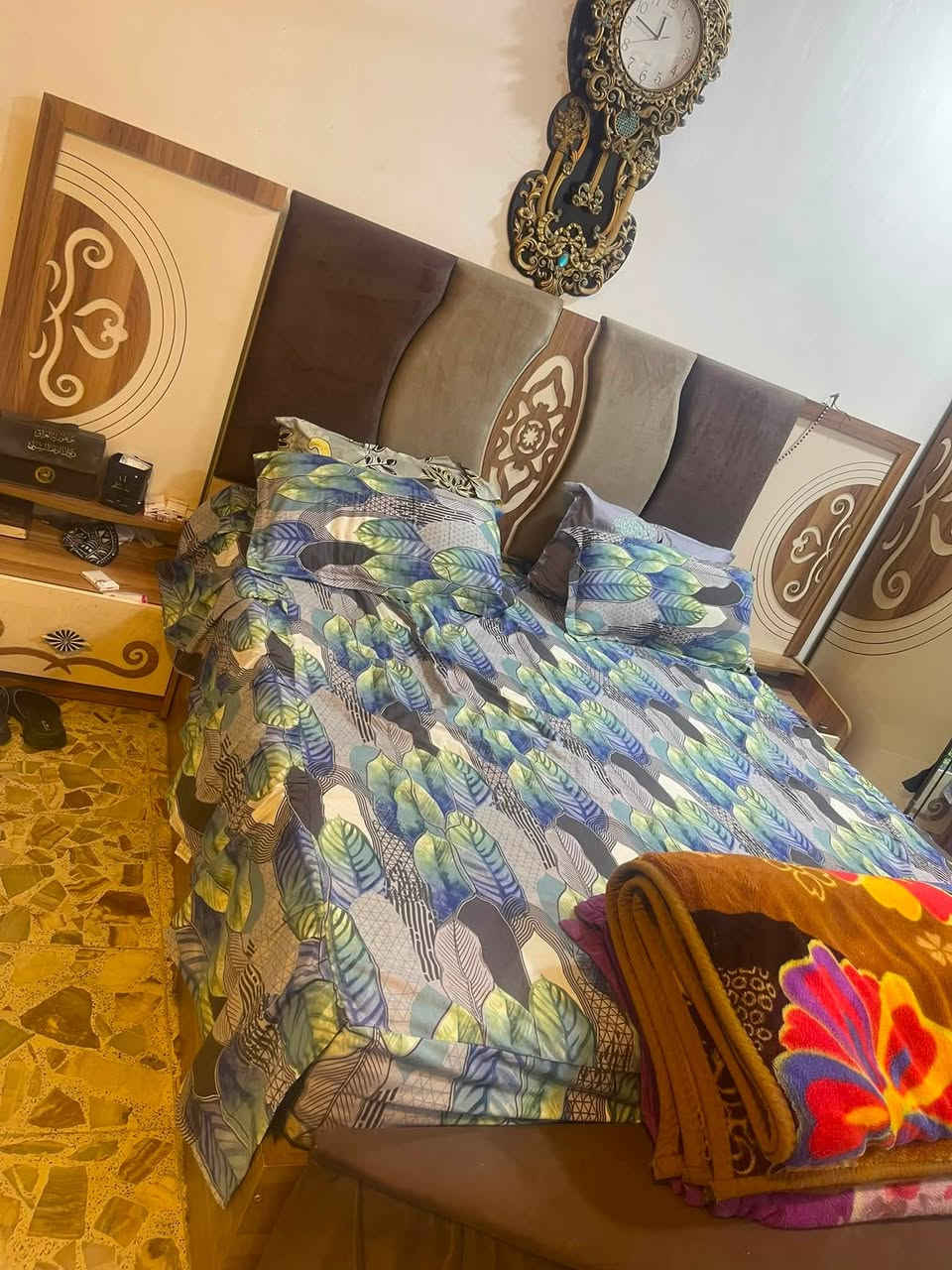 السلام عليكم غرفة للبيع مكاني كرادة داخل ***********
