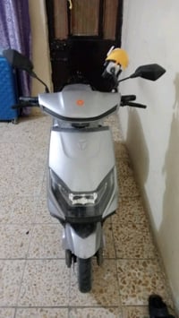 دراجه كهربائية للبيع RN نمرتين مقفوله من شركه ستخدام شهر سعر 950 وبيهه...