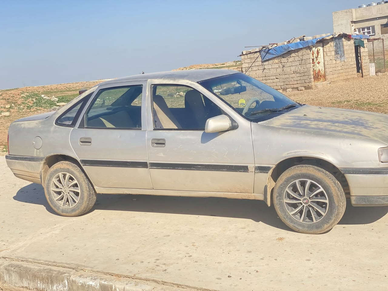 السلام عليكم 
اوبل فكترا للبيع 
حجم 16
موديل 90
شرط التحويل 
رقم نينوى 
بيها كوبون بانزين
السعر 40 وبي مجال
الرقم  

‭٠٧٥١ ١٧٣ ٤٩٢١‬
