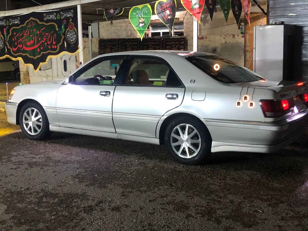 سلام عليكم 
ملكه للبيع 
كفاله عامه شرط لا تبديل ولا صبغ 
اكفلك اصوليات مداور تحويل ثاني يوم 
اكفلك كص ونقل جثه 
تخم تاير 
مري شفط 
تحوير فوك وجوه 
دشبول بلادي أمارات 
السياره ماضب عليه برغي واحد 
رقم صلاح الدين 
السنويه ل27 
لايات زنون منضومه كامله 
موديل 2000 
السياره بسمي يعني لا تروح ادور ولا كلشي 
 ***********
