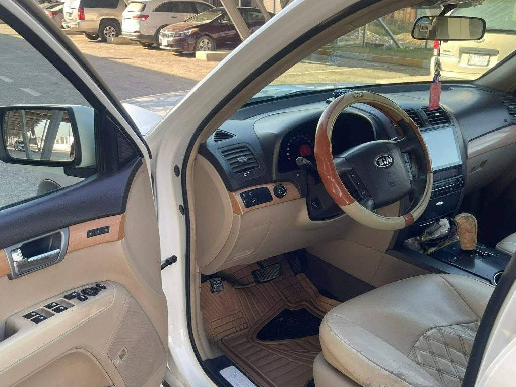 السلام عليكم للبيع فقط بدون مراوس
كيا مهافي موديل 2014 رقم بغداد دولي بأسمي تحويل مباشر ثاني يوم  وارد خليجي هزة شهر 1/2026 مكفولة من الضربة والعيب الشرعي بيه شوية صبغ اثر خدوش وسونار مرفق بالمنشور فول مواصفات
ماشيه 116الف كيلو قابلة للزيادة 
 7 راكب محرك 6 سلندر  3800 
محرك وكير ادامة كاملة 
جرس بال 120
فتحه سلايت
بصمه تشغيل
بصمه ابواب
شاشه كبيره
كامره 
دواخل جلد
كشن كهربائي
مثبت سرعه
جنطه شفط
حساس خلفي
3 قطع تبريد تدفئة تبريد بالكراسي
السعر 165 وبيها مجال للشراي
يجي يفحص السيارة من كل الجوانب
السيارة موجودة في الناصرية المركز 
للاستفسار الاتصال او المراسلة على الرقم *********** ماسنجر  وات ساب 
حياكم الله واهلا وسهلا
