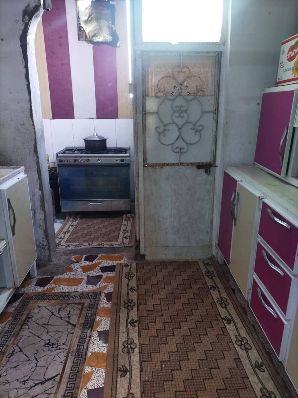 الدار للبيع 128 م
غرفتين
 غرفه4*5
غرفه4*6
صاله 
مطبخ حار وبارد
صحيات
السعر 38 مجال قليل
مكان خلف مستوصف الجديد
***********
***********
ملاحظه دار ارض بيضاء( سكنيه ) معامله كامله تطويب منتظر التقييم فقط
