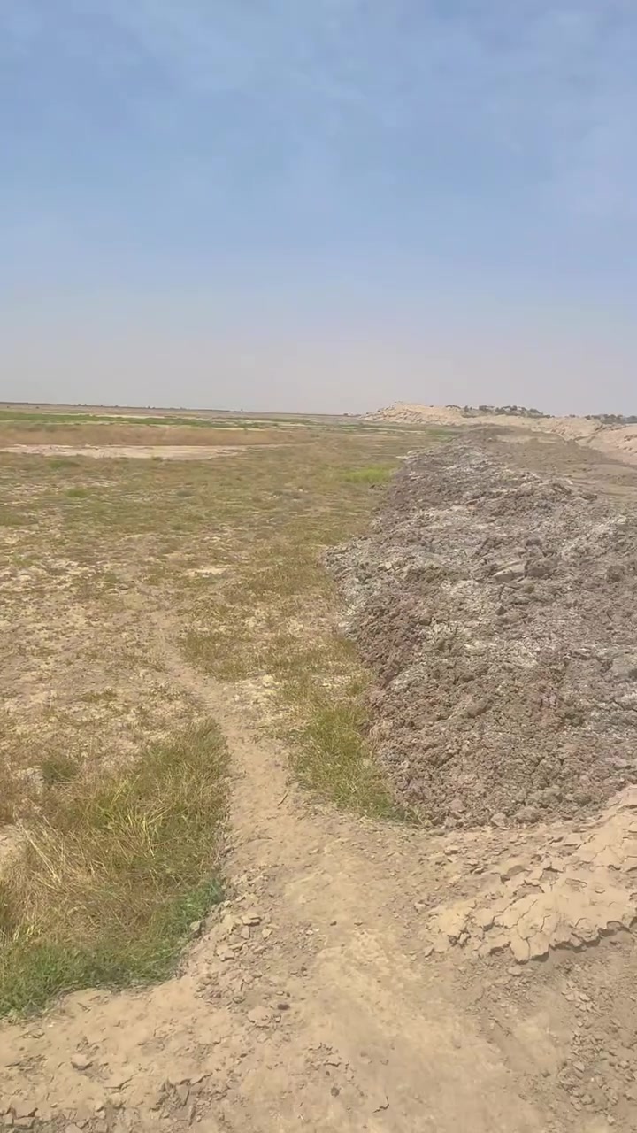 يعلن مكتب بركات العقيلة في منطقة الجمالية عن وجود ارض مساحتها ٥٠ دونم جنس الارض عقد ٢٤ تحويل بسم المشتري سعر الدونم خمسه مليون فقط ارض صالحه للزراعة ماء سقي متوفر على مدار السنة موقع الارض منطقة الرفيع خلف الجماليه 
للاستفسار 
عنوان المكتب كربلاء الحر الجمالية قبل ماتوصل شركة كآله هاتف ***********
والله ولي التوفيق
