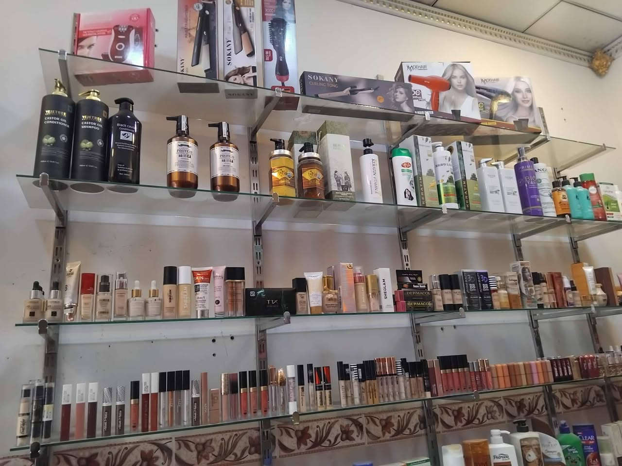 السلام عليكم
محل للبيع في حي البكر  لعدم التفرغ للاستفسار الاتصال على الرقم التالي 
***********
***********

