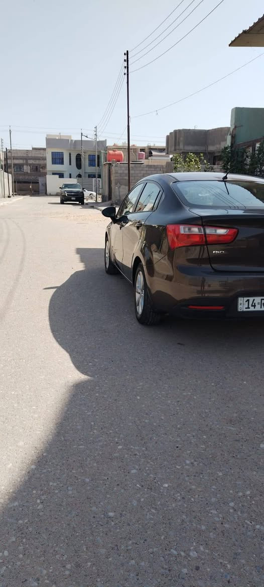 السلام عليكم سياره كيه ريو موديل 2014 وأرد خليجي مكفوله كفاله بس بيه جراد قليل مكينه 1600 مواصفاته تحكم ستيرن جهتين اشاير بلمارايه مراياته شفط بلوجكترات كامره خلفيه وشاشة ويل كب حته السبير لونه جوزي مميز رقم انكليزي بصره سياره جاهزه من كل النواحي تبريد حداده كلهه جاهزه السعر 95عنوان أبو الخصيب إستفسار علرقم ***********
