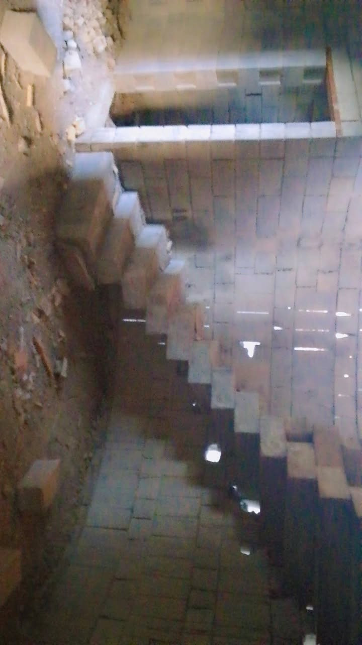 هيكل للبيع مساحه 200طابقين اربع غرف نوم مغاسل ثنين حمامات استقبل ومطبخ هيكل السعر خاص لاستفسار على هذه رقمي ***********
