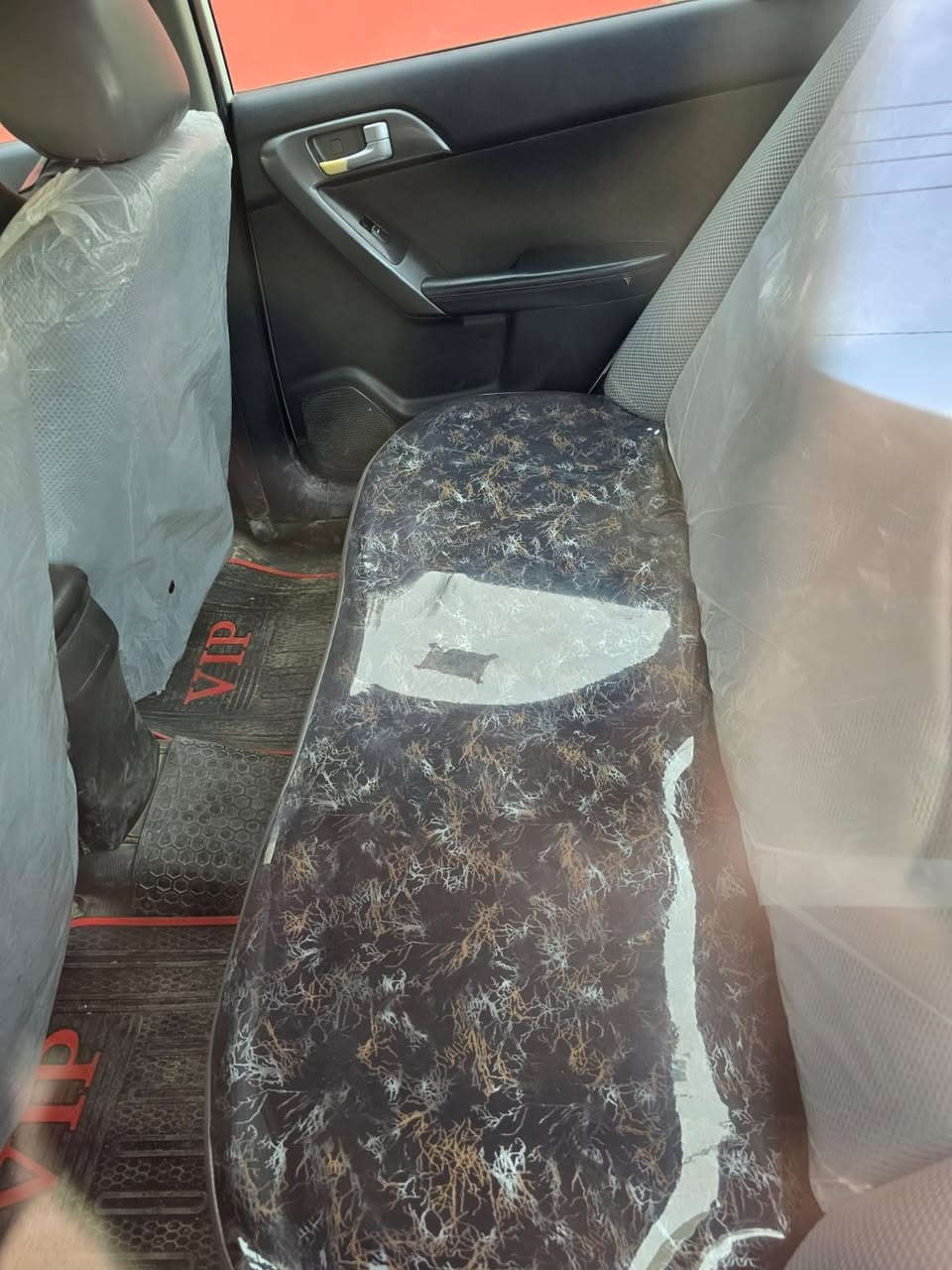 السلام عليكم
سيراتو ١٢
وارد خليجي 
سونار كدامك  
بدون دواخل
فول مواصفات بصمه فتحه تبريد تدفئه تخم تاير جديد مرايات شفط اي بي اسي  منضومه زنونه شاشه داخليه كامله مكمله رقم أربيل جديد 

سياره جاهزة
السعر 118$
المكان كربلاء 
***********
