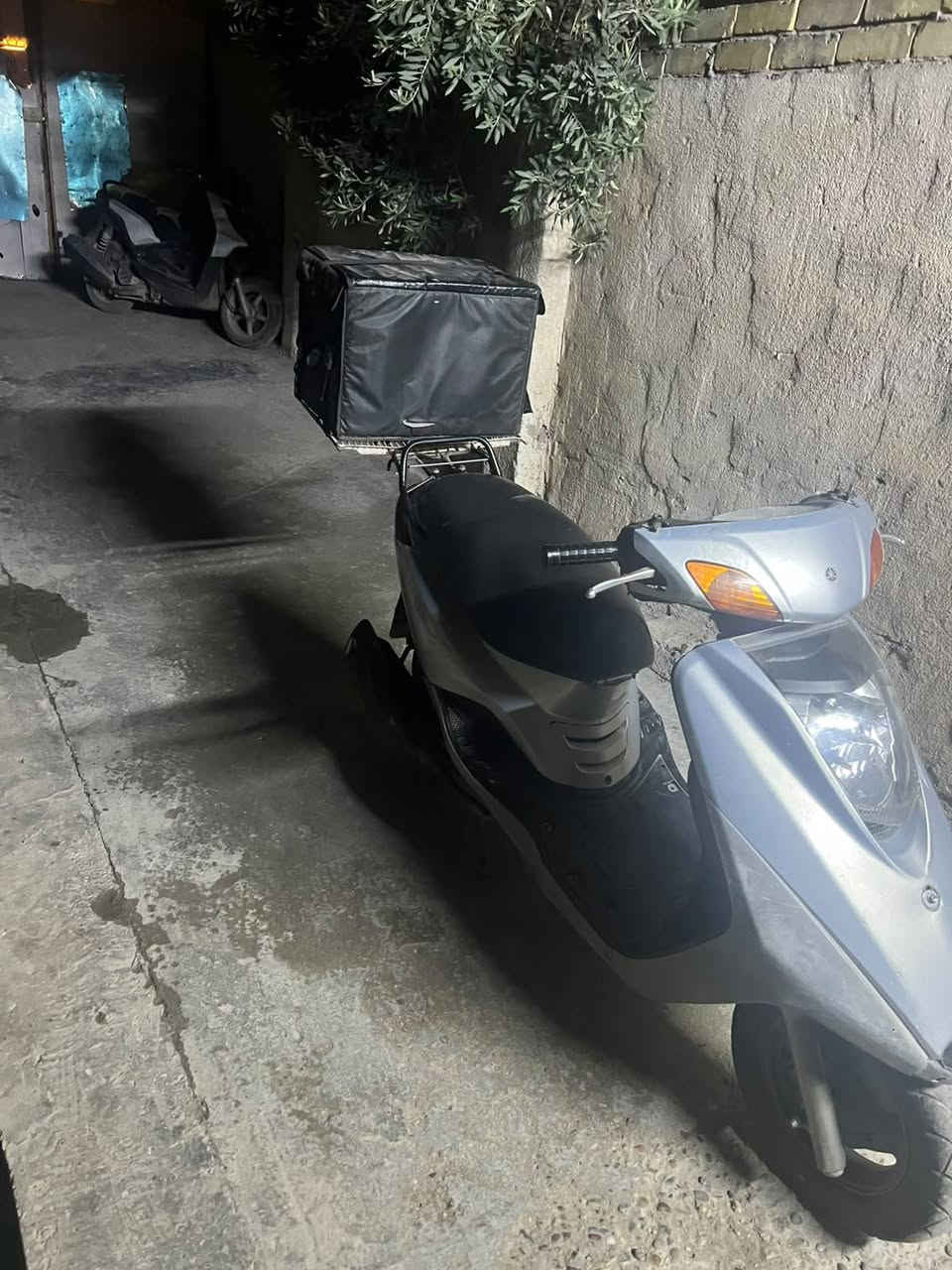 السلام عليكم دراجة بريز نوزل ام الدشبول الابيض مكينة ما مفتوحة علة ايدي وضفيرة وكهربائيات كاملة ضايفلهة قبق هندر وباتري جديد دراجة بس اروح ورجع بيهة والصندوك مخلي علمود الحجز ما اشتغل بيهة دلفري كفراتهة الاصلية وبيهة البجم مكسور من نزلتهة من الرمبة مبينة كدامكم مكينة حيلل ناعمة وصبانة ما مدودة علية معدل خير من الله الدراجة مكفولة من التاير للتاير 
مكاني بغداد الدورة سعر 650وبهة مجال 
***********
