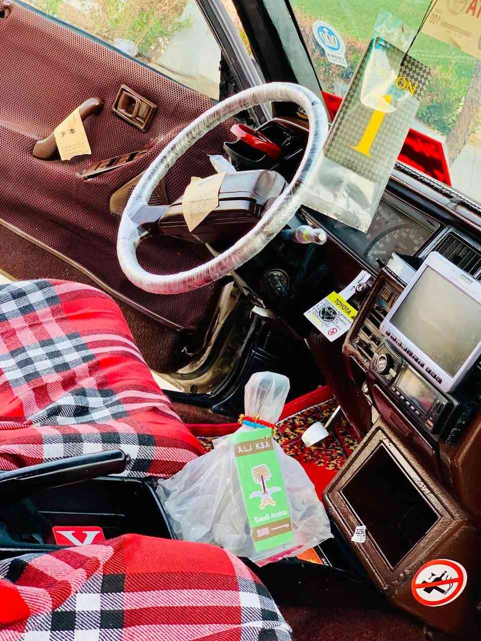 بـــــۆفــــــرۆشـــــــتـــــــن
سعرى / ٢٣وەرەقە ومه جال
سيدان صالؤن
گيرومه كينه وئه كسلي به شه رته
مــــــــۆدێـــــــل/١٩٨٩
ئاڕمی پلاستیکى سليمانى
گێڕو مەكينه و ئاكسلى لؤكه
ده مارى وه ك بيلادى ماوه
 ناو / سوور
گێڕ عادى
قفل مه ركه رى
گێڕو مەکینەی مەزبوت لۆک
کارەبای کامل مەزبوت
٤ جام کارەبا
تاقم تایەو كه پى بيلادى لۆک  
ناوی شەریکە
هەیکەلی دەرەجە یەک 
پێشودوای تازە داگیراوە 
بەشەرتی تەقەو رەقە
هەمو گیانی لەسەر شەریکە ماوەتەوە
دەعامی بۆ دەعامی بەشەرت
تكايه ته نها فرؤشتنه
***********
***********
٠ السليمانية, العراق
