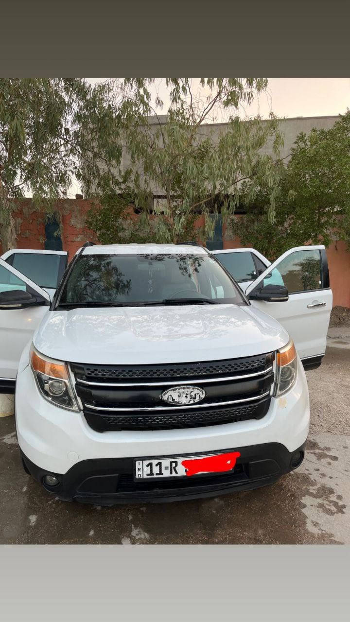 السلام عليكم فورت اكسبلور 2013 رقم بغداد دولي بأسمي السياره جديده وخير من الله مابيه ولاقطعه بس الدعاميه الخلفيه وشويه من الجنطه تجي تفحص وتاخذ سونار وتقتنع 
شاشه كبيره تحكم ستيرن جهتين اشاير ترحيب جنطه كهربائيه السياره مال بيت مامتعوبه 
السعر 120 وبيه مجال قليل وماكو بيهج سعر 
اي استفسار
***********
 ***********
مكانه بابل مركز المدينه
