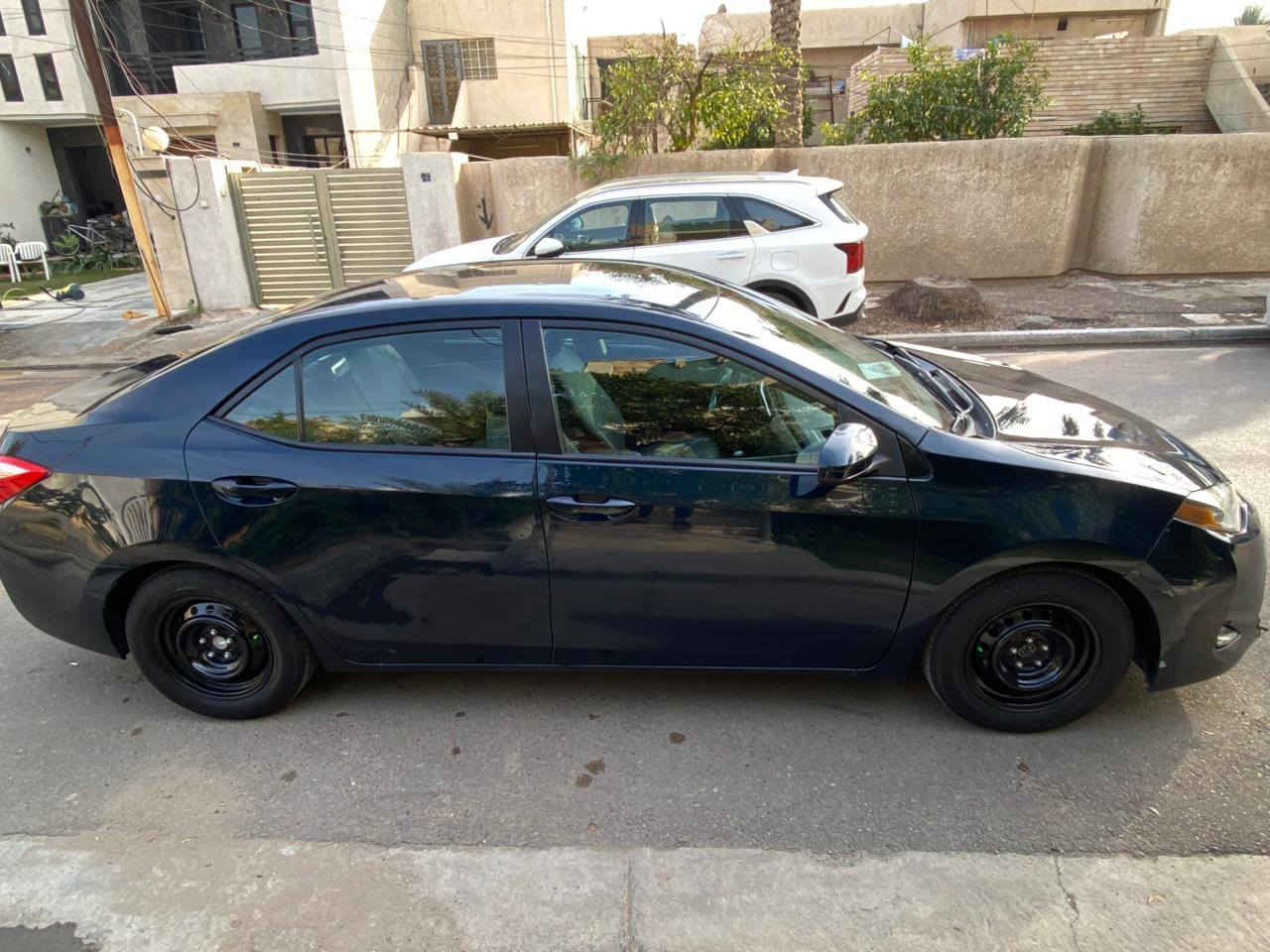 السلام عليكم للبيع كورلا أمريكي موديل 2017 لون حبري متغير  فئة LE رقم سليمانيه الجديد سنويه جديده لسنة 2030  هزه جديده بسم عربي تريد وكاله او تحويل  حادثه سطحي بنيد والجاملغ الايسر وبيه كلير الجاملغ الايمن فقط كلير لا ضربه ولا معجون  توحيد لون مع البنيد وبيه بارد يم قبغ البنزين وكدر كف بقبق الصندوق وبيه كم رصعه بالقماره اله بالسونار تبين الشواصي مكفولات  فقط تصليح بسيط كلش في بطانة الجاملغ الايسر محرك كير مكفولات تبريد مكفول صدر جديد مشط ستيرن جديد الصدر كله كفاله اربع تايرات جديده داخل مدوشم كشنات وارضيه عبوة فيت بم جديده سياره جاهزه سونار موجود وفديو موضح كلشي شي بيه السعر 122 مكان السياره بغداد نفق الشرطه للإستفسار ***********/ ***********
