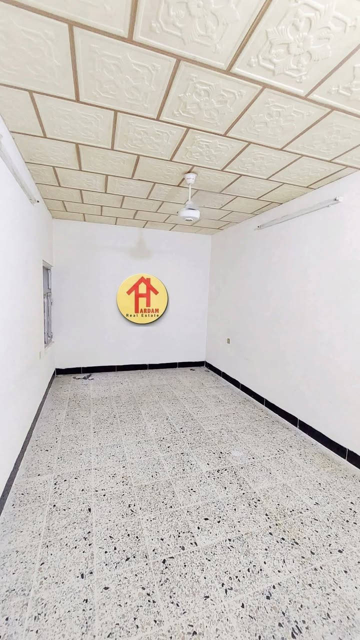 🏡 خانوو بۆ کرێ لە  سەرچنار
✅ رووبەری  :— ١١٠ مەتر قاتی ئەرزی  

✳ پێکھاتووە لە  :-  حەوشە وگەراج ، میوان ، مەتبەخ و  هۆل کراوە ، ٢ ژووری نووستن 
 موشتەمەلات

 ✔لەسەر شەقامی ١٢ مەتر   بەرامبەری مال نیە کارەبا لەسەر کرێچی یە دەرگای جیایە کارەبای جیایە  

📌 بۆ زانیاری زیاتر و بینینی خانووەکە پەیوەندی بکەن بە
نوسینگەی هەردەم 

☎ ژمارەی مۆبایل  :- *********** - ***********

📍یاخود سەردانی نوسینگەی هەردەم بکەن ناونیشان 
گردی سەرچنار پشت شووقەکانی بەھاران شەقامی ٥٩ بەرامبەر مزگەوتی بیلالی حەبەشی
