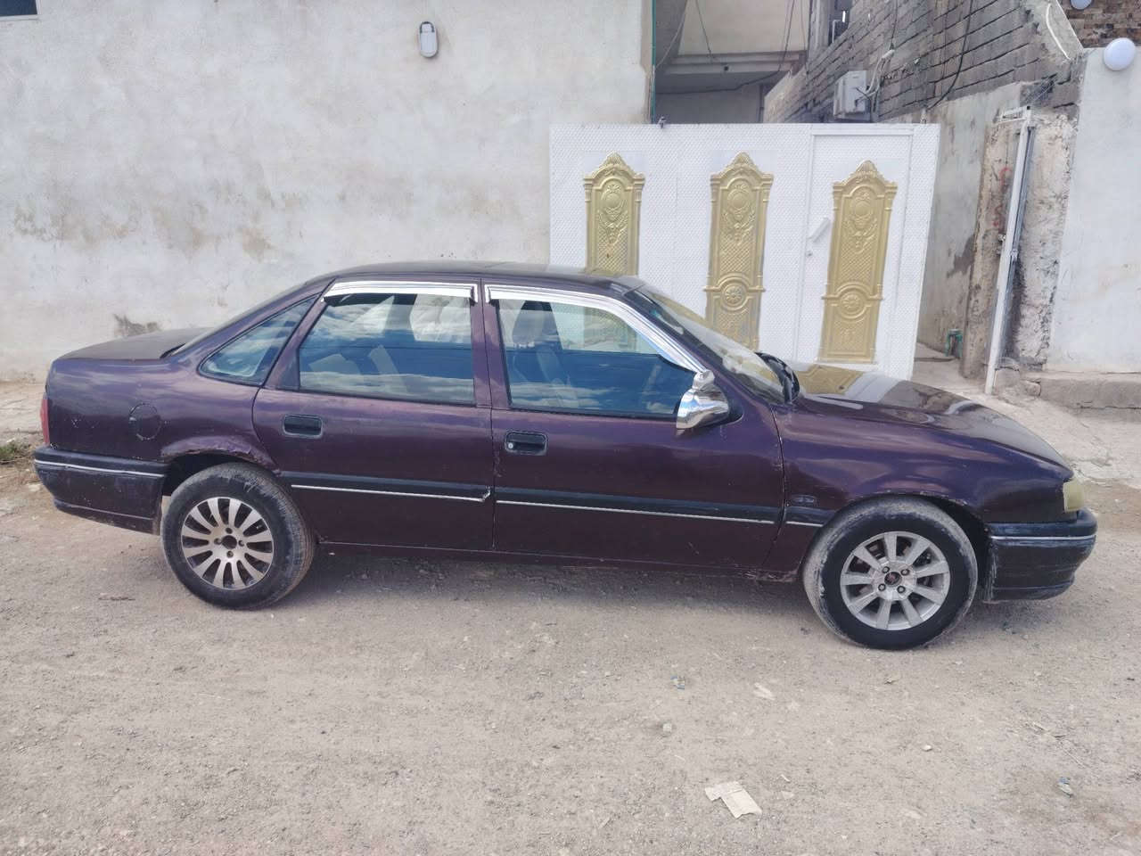 اوبل فكترا حجم ٢٠ موديل ٩٣ رقم سنوية جديد لغاية ٢٠٣٠ رقم  مسطرة شرعيها اني السعر 37ورقة وبها مجال رقم الهاتف *********** وبها واتساب
