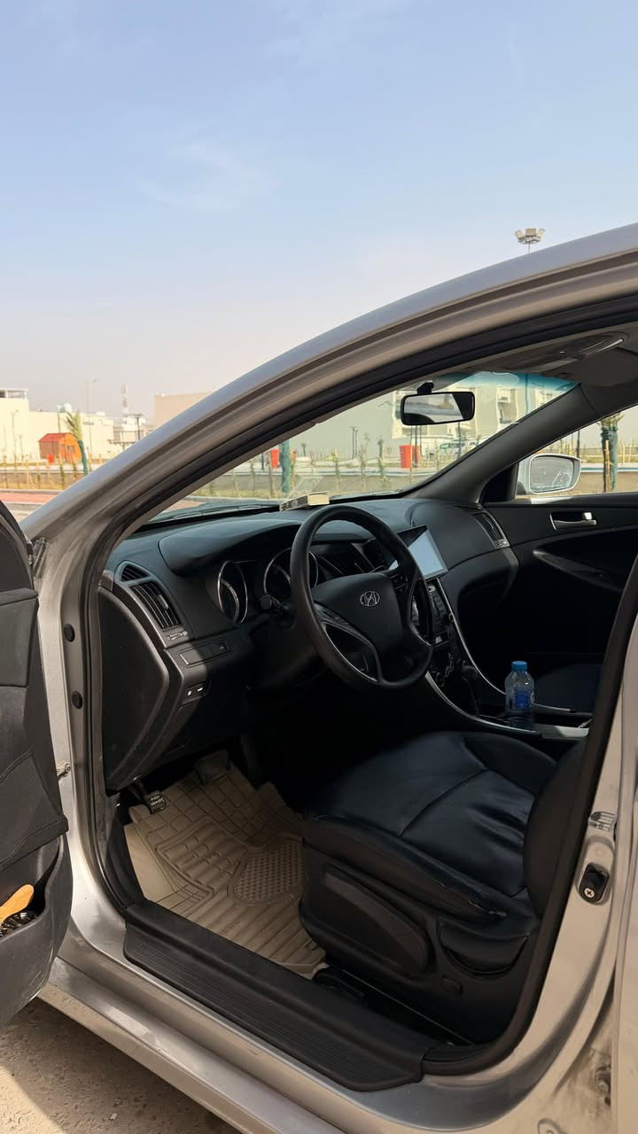 السلام عليكم   ادوات بيه كصه جنطه محرك 2000 عاز انسه صرف البانزين سيارة رقم وسنويه شمالي تبريد وتدفئه تخم تاير كلشي بيهه جديد كاميرا شاشه خلفيه سياره جاهزه شغل وطلع العنوان بصره مكلف بالنشر  التواصل ع هاذا رقم ***********
