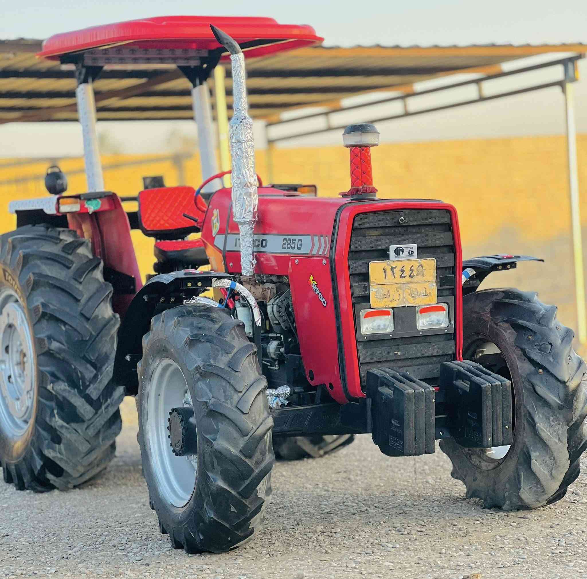 السلام عليكم مكلف بالنشر تركتر دبل ايراني باب الاول للبيع موديل 2012كله عل شركه رقم وسنويه رقم سليمانيه السعر 105ورقه وبيه مجال الاستفسار عل الرقم ***********
