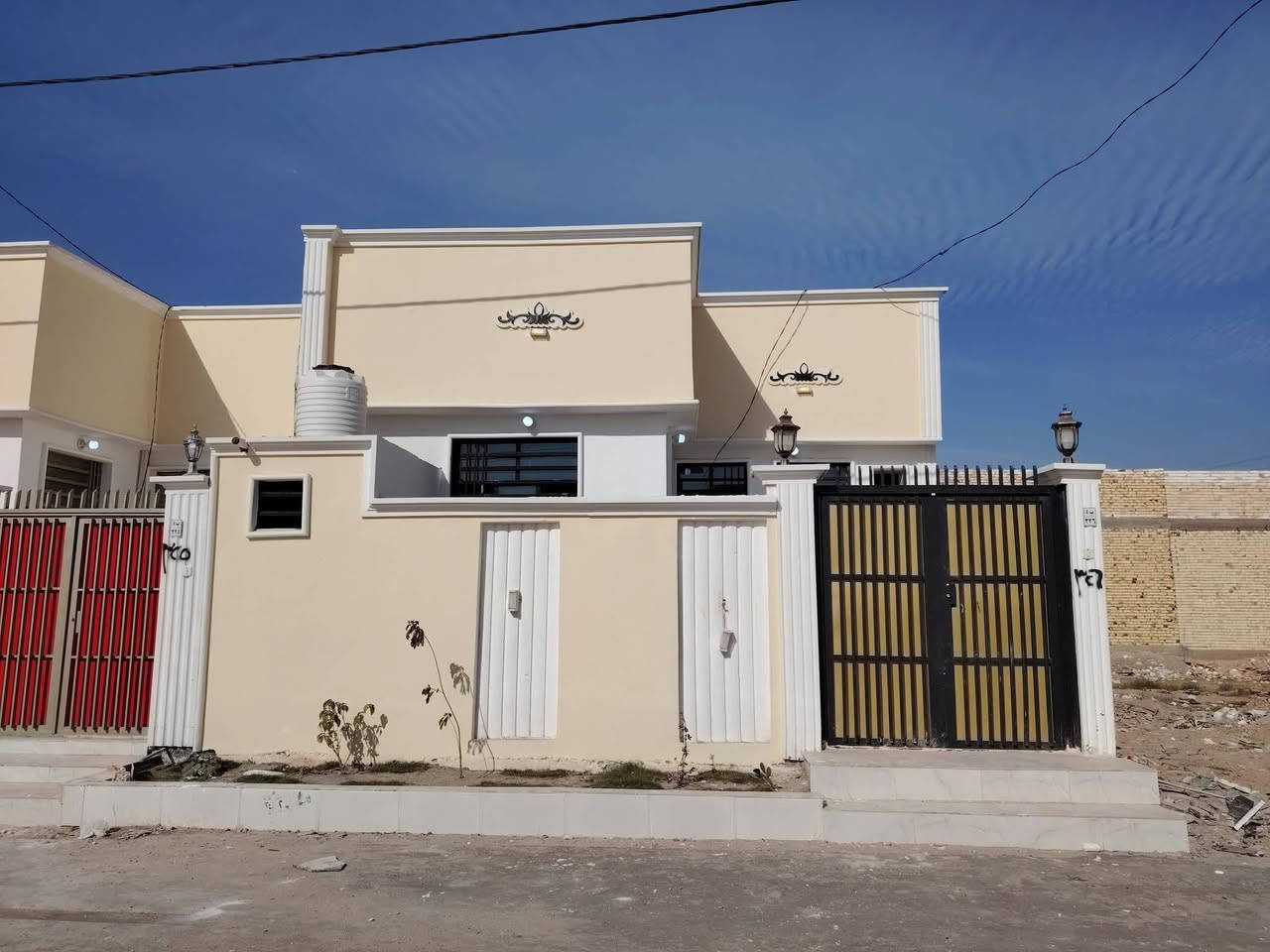 يعلن مكتب  اليرموك  للعقار ⚜️ الدار المســــاحة150متر مربعه
. طابو   زراعي وقرار محكمة 🪐
⚜️ العنــــوان ⚜️  النجف //  
         🔆  الــتـــفـــــاصـيــــل  
الـبـنـاء  درجة اوله البيت مامسكون 
(( طـــابق الاول)) يحــتوي علا غرف، 2 وصاله + ومطبخ مفصول+ وستقبال  وصحيات داخل وخارج. 

🔱الــســعـــر  //52مليون. 🥰

             ملاحظة (((توجد كافت المساحات والقطع  )
⚜️        
((للاستفســار مراجعـة المكتب  #_للعقــار_والمقــاولات
العنــوان مكتب اليرموك  العقار مقابل قرية: الغدير اعمـود 282 #مكتب_اليرموك  العقار_

*********** او الاتصال على الارقام.🟡🟡📞📞📞♾
   🔆📞تطبيق وتساب موجود
او مرسله  😊
