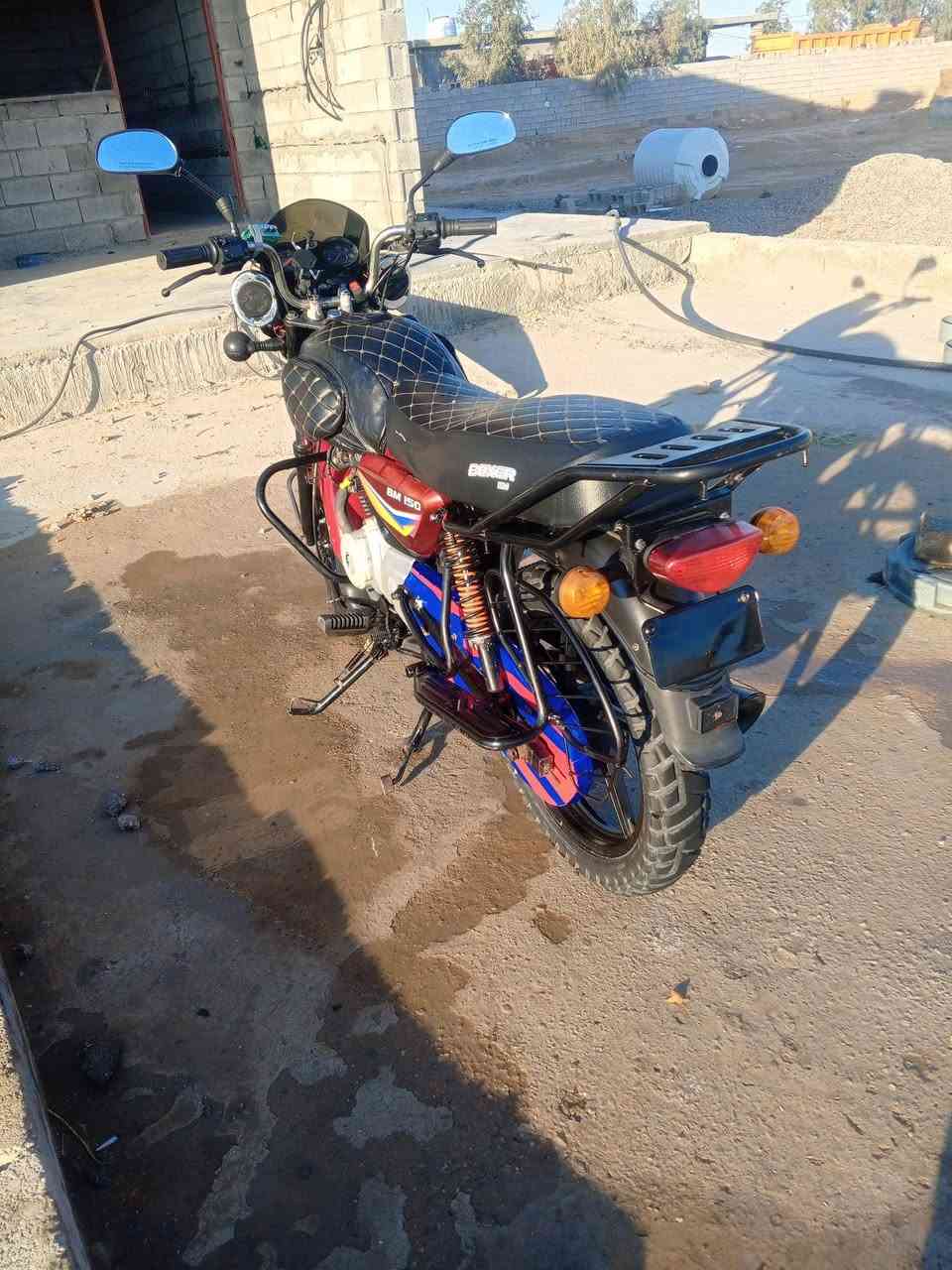 السلام عليكم بوكسر موديل19دراجة نضيفة اي نقص ما بيهة مكينة تخبل الشراي يتصل ***********المكان ديالى خان بني سعد  (السعر مليون و50بي مجال شي بصيط )
