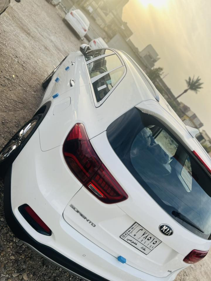 سلام عليكم سورنتو موديل  2019 خليجي محرك سته سلندر سياره ماشيه 56 ألف حقيقي سياره مكفوله كفاله عامه شرط سونار  تحكم ستيرن مري شفط سايد بريك برجل حساس امامي خلفي سياره رقمه بغداد مكاني بغداد البياع قماره حديد السعر 265 وبيه مجال ***********
