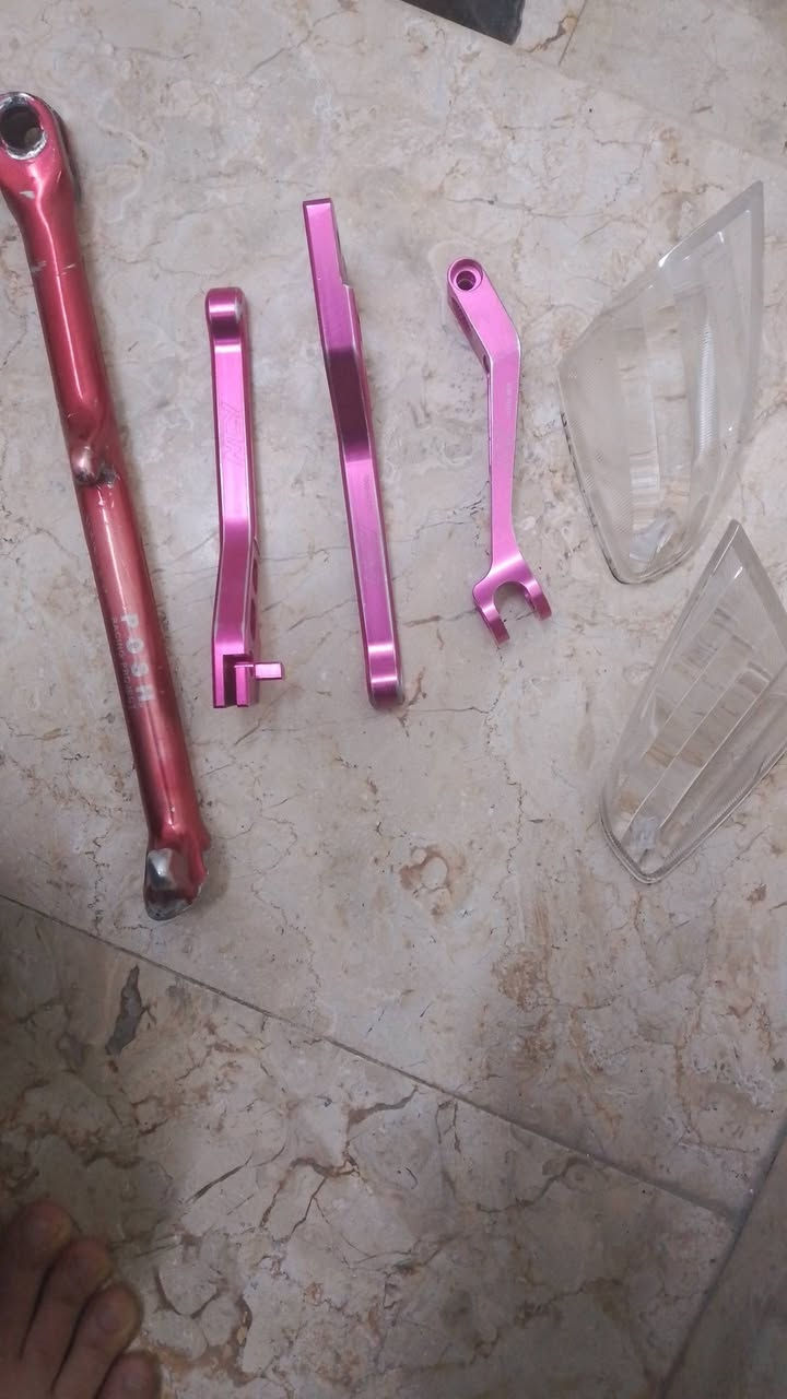 سلام عليكم ستان بوش وردي للبيع وفراك ويدات سكنس عام وجمات خلفي جيتي ار ‏‏‪***********‬‏ مرسله خاص
