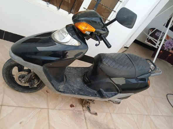 سلام عليكم دراجه شغاله نكره سلف للبيع سعر 250 مكاني ديالى الخالص شراي يتصل ***********
