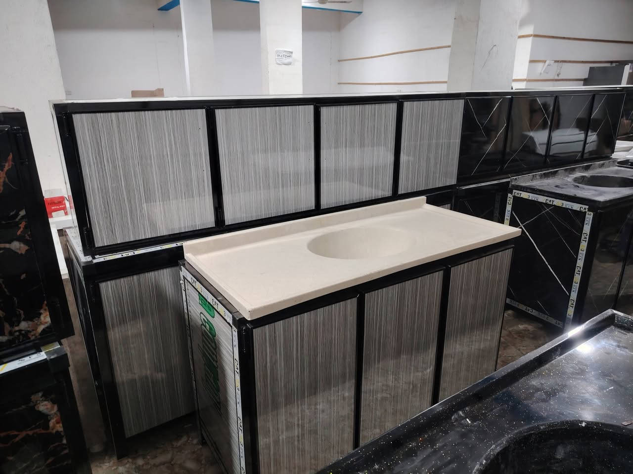 اللهم صل على محمد وآل محمد وصلتنا وجبه جديده العنوان قظاء المدينه منطقة الجلال قرب مدرسة العقيده ***********
