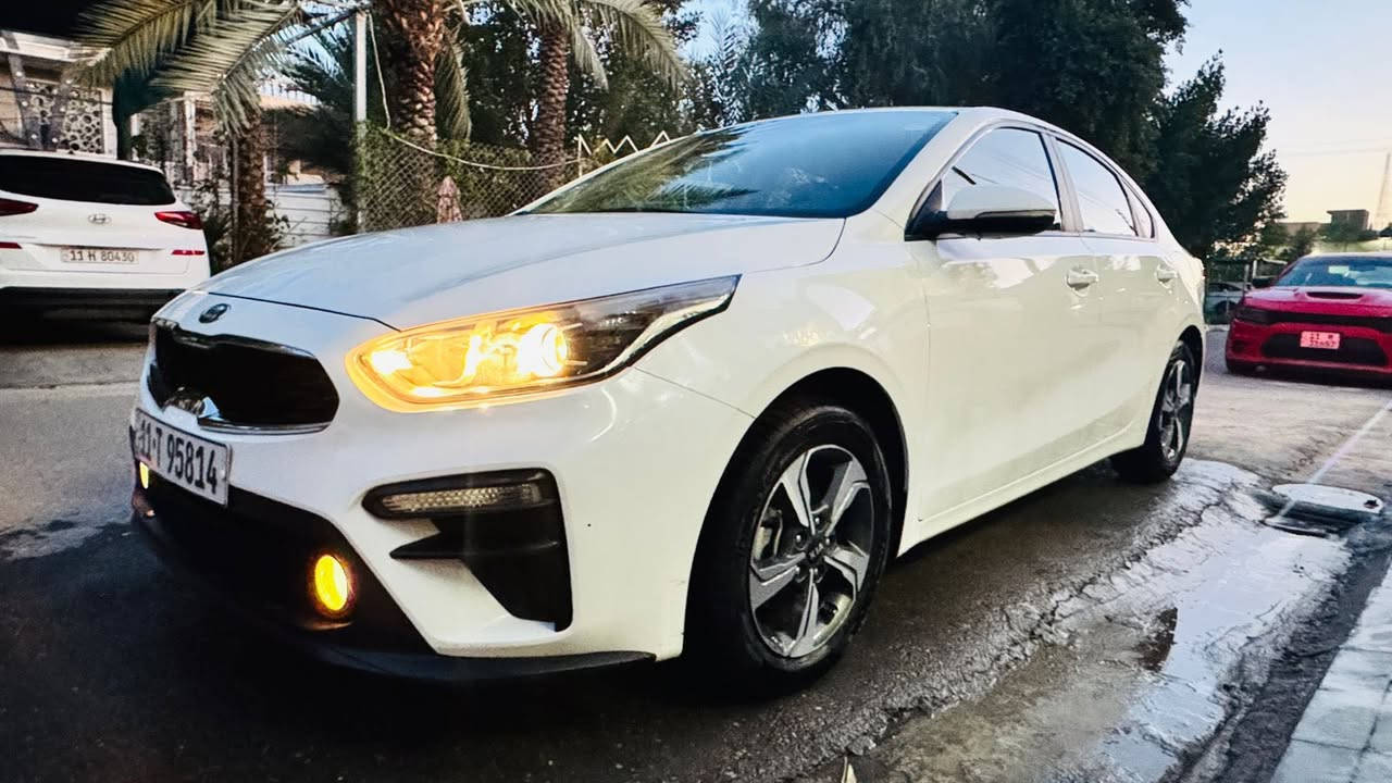 السلام عليكم 
كيا سيراتو 
موديل 2019
مكفوله من البارد والتبديل الصبغ 
تخم تاير جديد 
ادامه كامله بالشركه الدوليه
بيه رصعات مال الحالوب (رصعات بسيطه كلش)
مري شفط 
قطعتين تبريد
تحكم 
كامره
حساس
لد خلفي
بغداد الكرخ /حي جهاد  
الاتصال ***********
            ***********
