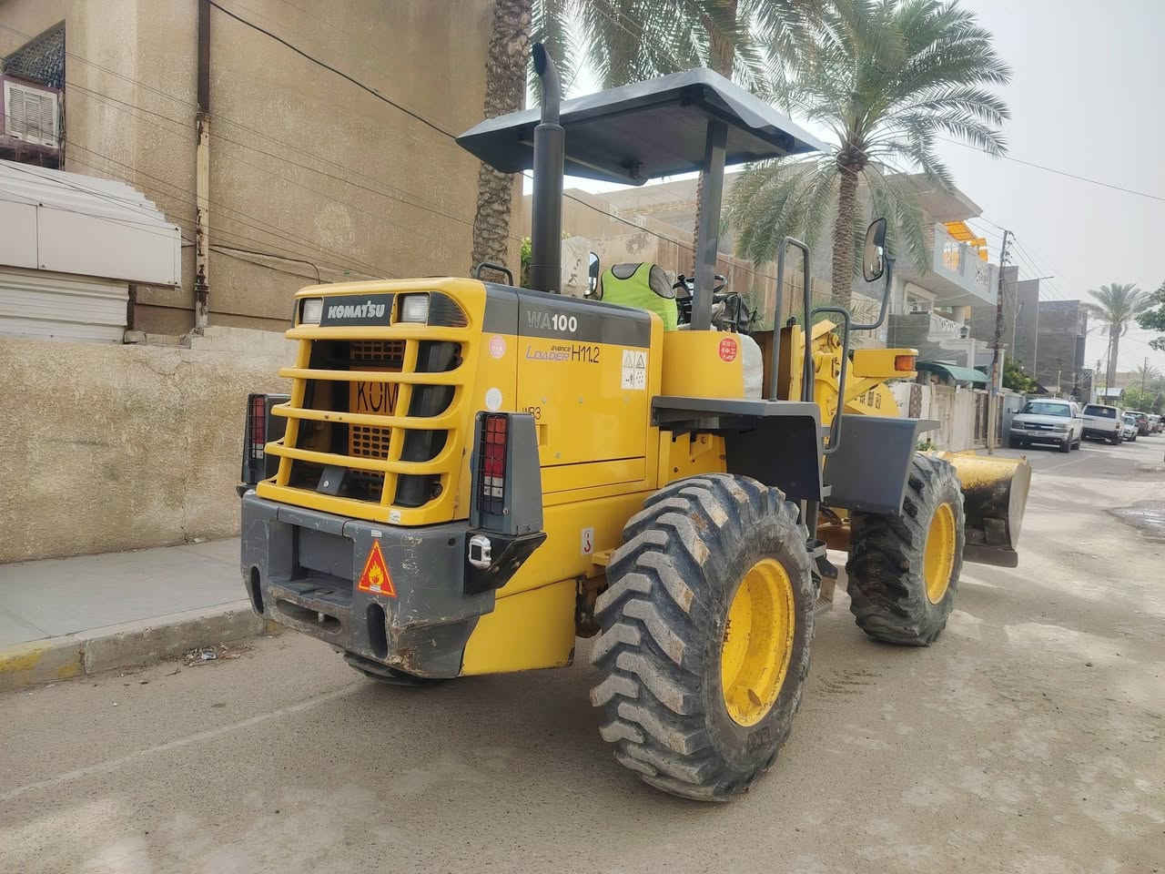 سلام عليكم شفل كوماتسو مديل ٢٠١٨ حجم 100مكينه ٤ سوبر دخول جديد وجاهز لشغل  تخم تاير كهربايات كلهه شغاله مكانه بغداد التاجي اتصال ***********@
