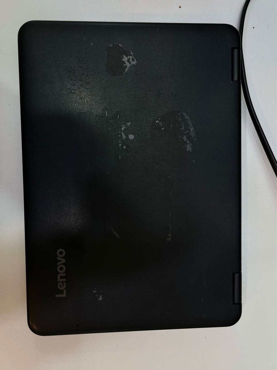 الجهاز شغال 100% وبحالة جيدة ومناسب للدراسة والاستخدام اليومي

🔹 المواصفات:
- المعالج: Intel Celeron N3060  
- الرام: 4GB  
- التخزين: SSD 128GB + SSD إضافي  
- كارت الشاشة: Intel HD Graphics  
- النظام: Windows 64-bit  
- شاشة لمس (Touch)  
تتحمل تنصيب برامج البرمجة والتصميم
  خفيف وسهل الحمل  
ملاحظات:
- بيه آثار استخدام خارجية (كسر خفيف جانب الشاشة)
مع وجود شاحنة وبطارية ممتازة
قفل ٨٠ الف بغداد, العراق


**إذا كنت صاحب هذا الإعلان وتريد حذفه لأي سبب، رجاءا أرسل رسالة إلى الدعم الفني**