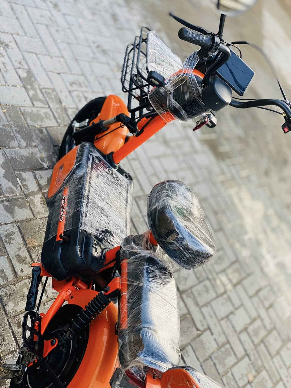 سلام عليكم عدي دراجه شحن لبيع دراجه جديده بطارياته جديدات حجم 14دراجه جديده عنوان بغداد بل مدينه مال صدر لسعر 225 وبيه مجال رقم لهاتف ***********
