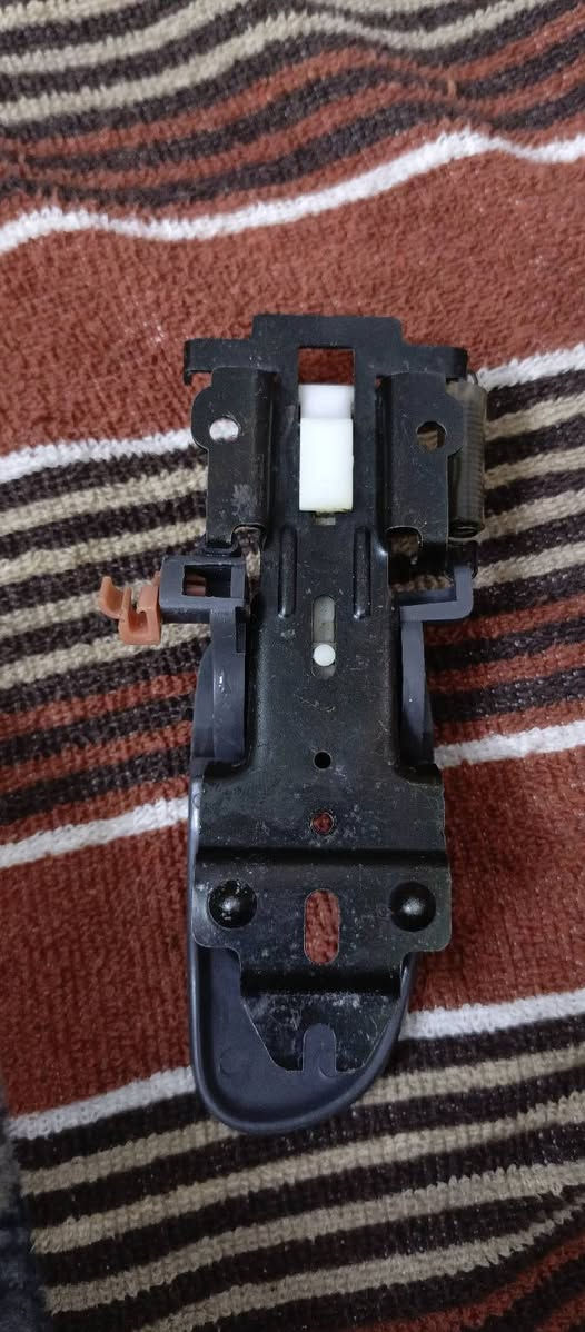 يدة باب داخلية عكس سائغ كيا كريدوس السعر 30عنوان كركوك حي العسكري *********** كركوك, العراق
