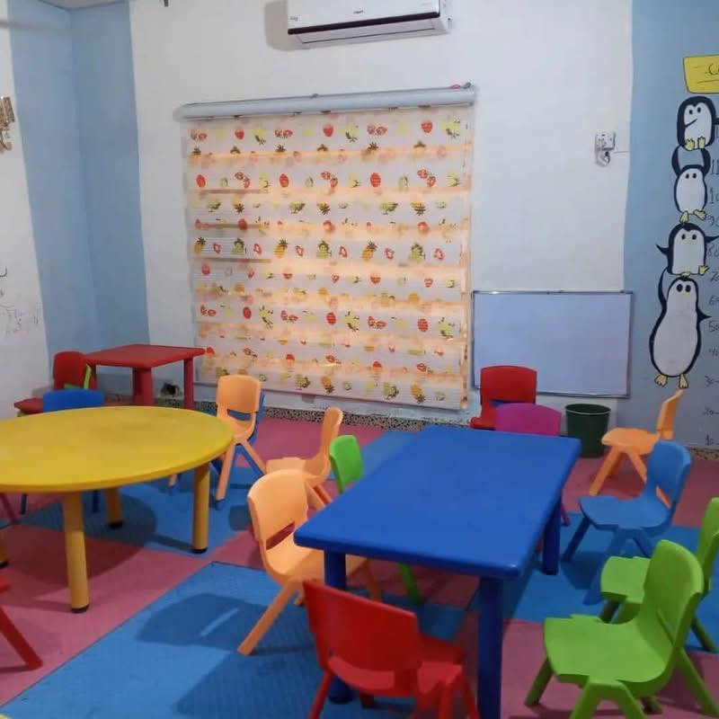 تعلن روضة و حضانة طريق النجاح عن فتح باب التسجيل للعام الدراسي الجديد
روضة و حضانة طريق النجاح 
- منهاج دراسي متكامل ( لغة عربيه ، لغة انجليزيه ، القرآن الكريم ، فن الرسم ، رياضيات ، نشيد , علوم)
- تسعى روضتنا لاكمال منهاج الأول الابتدائي خلال سنوات الروضة والتمهيدي ؛ لذالك اطفالنا الاعزاء هم متميزون عند دخولهم مرحله الابتدائية 
- المنهاج يقدم الى الطفل مجانا
- توفير وجبة طعام صحية يوميا مجانا 
- فعاليات ذهنية يوميه لتنمية مهارات الطفل 
- توفير حديقة العاب داخليه كبيره جدا
- توفير  خطوط نقل حديثة باجور مخفضة
- روضتنا الاكبر مساحة ؛ لتوفر العناية الكافيه و المرح واللعب
- تعليم الطفل العادات الاجتماعية و الصحية
- توفير عاملات ماهرات لغرض العنايه بنظافه الطفل
- طاقة كهربائية ونظام تدفئة و تبريد مستمر طيلة فتره الدوام
- نظام مشاهده لحظية للطفل ؛  عن طريق الاتصال عبر الوتس اب ، مباشره نفتح كاميرا وتشوفين الطفل ، لكون متوفر نت قوي جدا ( لذلك فقط يتم التاكد من المتصل مباشره يتم فتح كاميرا للام لمشاهدة الطفل)

للتواصل الاتصال على الرقم ￼⁨0775 530 3313⁩ او عن طريق الوتس اب 
او مراسله الصفحة على الفيس بوك
