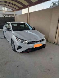 كيه فورتي موديل 2023 ماشيه ٤٠ حادث صبغ باب بدون دواخل  ودعاميه خلفيه ف...