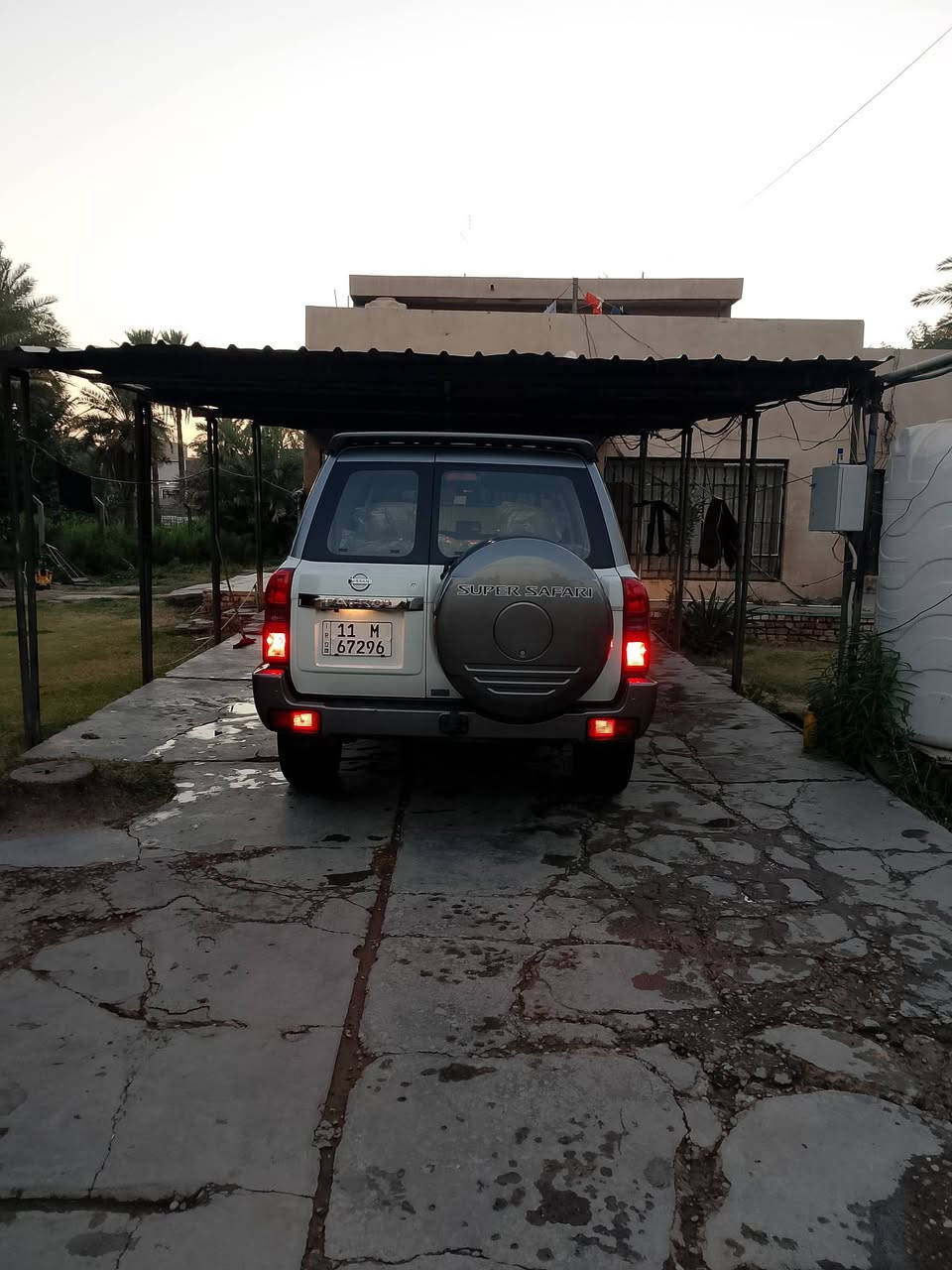السلام عليكم نيسان باترول سوبر سفاري 2019بأسمي رقم بغداد دولي السيارة زيرو عله أيدي بعده السيارة بعدها أخت الزيرو ماشيه 21 ألف تخم تاير شركه بعده بيه محرك ما مغسول من الشركه السياره مخزونه بسرداب مكفوله من الرصعه ومن التكحيل عارضيه 38ألف وبيه مجال بسيط الاستفسار الاتصال على الرقم التالي (***********)
