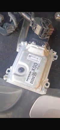 عقل كير نيسان سنتره موديل 24  شغال مال تفصيخ سعره 8 وراق شتريته سيارتي...