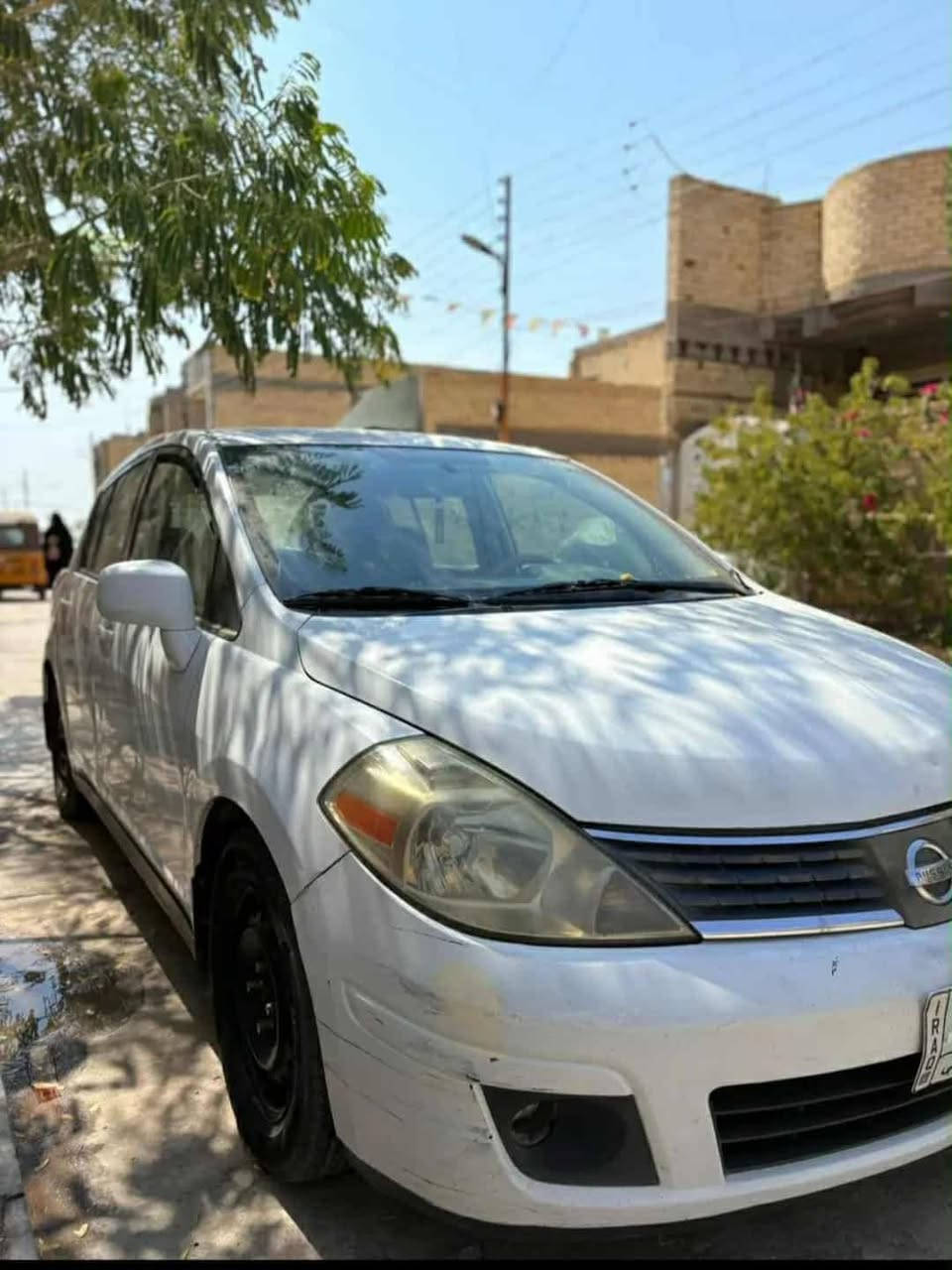 نيسان فيرسا 2009
ثلاث قطعة صبغ بدون دواخل ، رقم بغداد مشروع وطني شرط تحويل 
للبيع مراوس 
0772 511 75 19
