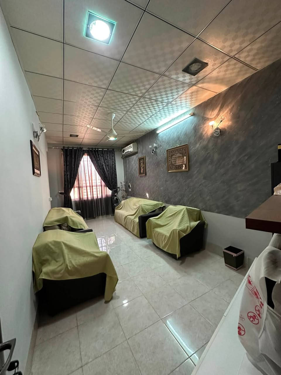مشتمل للبيع 120م ((واجهه 6ونزال20)) في تولةفروش وره اسواق (سوفار) 
🏠طابو صرف 
🏠🏠طابق واحد (غرفتين نوم واستقبال ومطبخ وهول وصحيات خارج وداخل البيت وبيتونه)
🏡🏡سعره 75مليون وبي مجال 
***********
