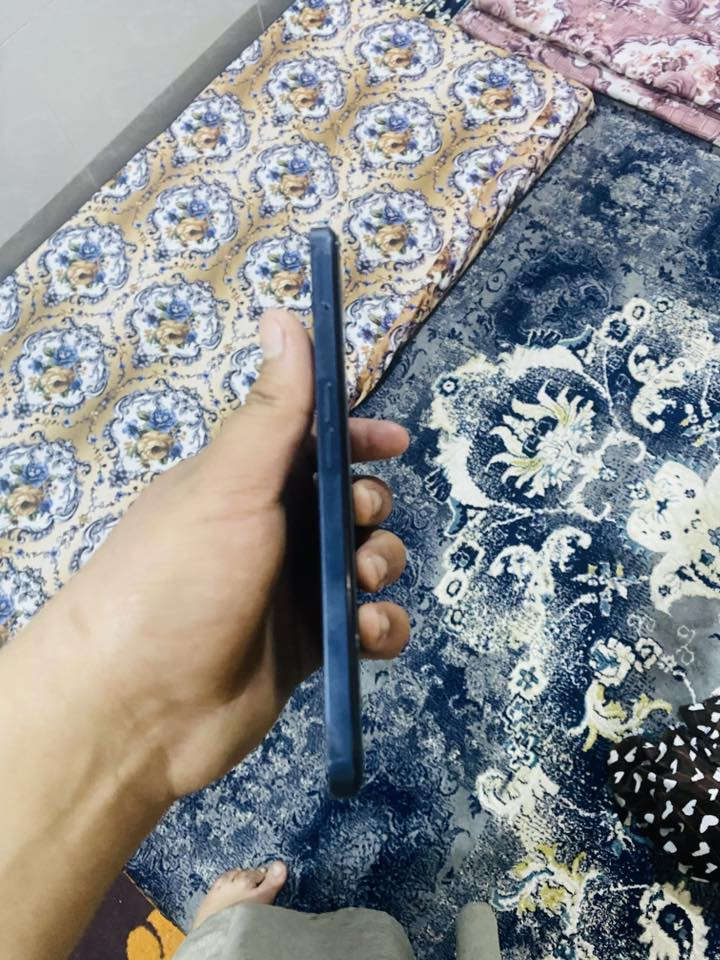 ريلمي سي ٣٥ لبيع الذاكره ١٢٨ رام ٦ الجهاز جديد البدل مكان شحن فقط الباقي جديد بصمه وجه وصمه أصبع شغال كلو بلدي 
كامرات جدد السعر 
٩٠ بي مجال امكان حي القدس رقم الهاتف ***********
